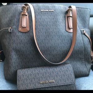 Mk purse